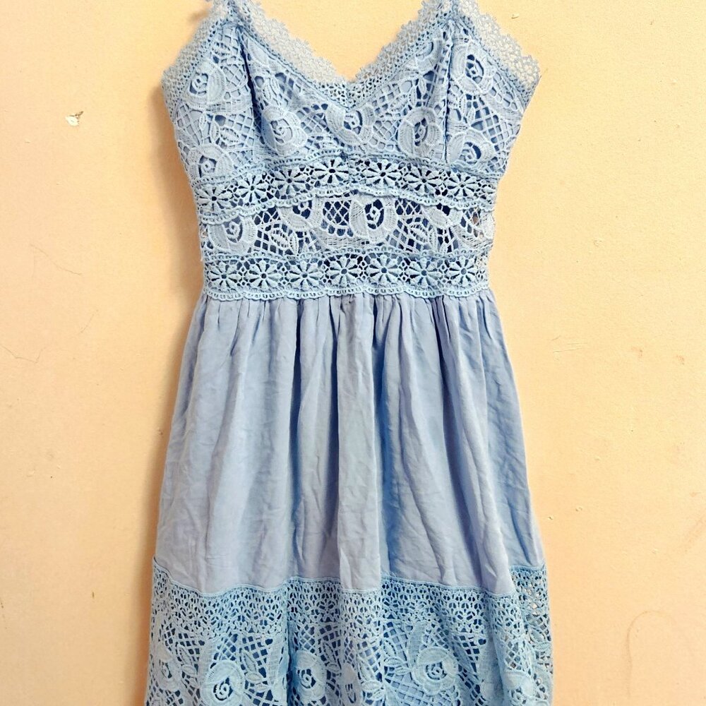 WOMENS SZ M LIGHT BLUE SUMMER DRESS